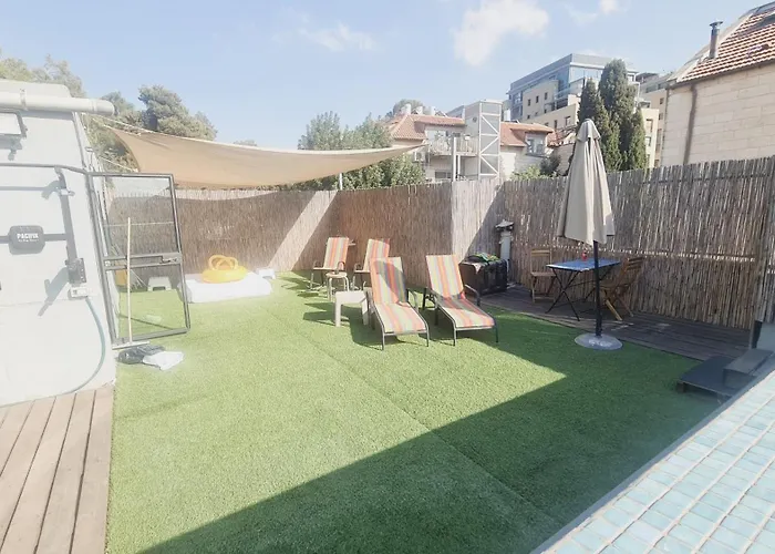 Private Swimming Pool ! דירת סטודיו קטנה עם בריכה פרטית